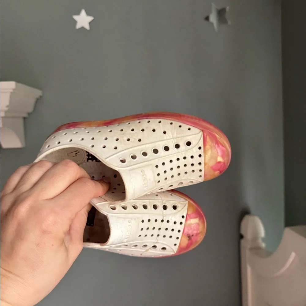 Native little girl’s water shoes